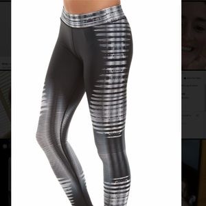 HUman performance engineering leggings small
